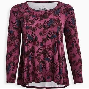 NWT Torrid Super Soft Purple Skull and Roses Top